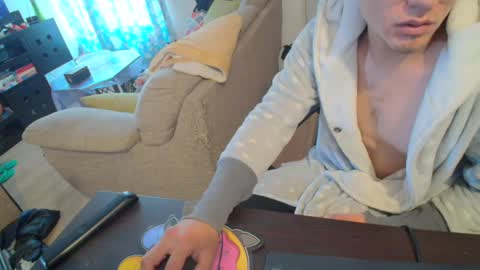 kael_art_d online show from March 6, 9:09 pm