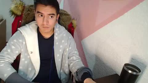 kael_art_d online show from December 19, 2:34 am