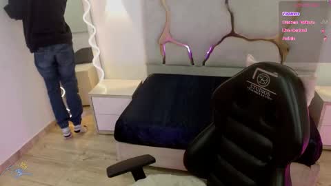 kai_tay1 online show from April 18, 11:33 am