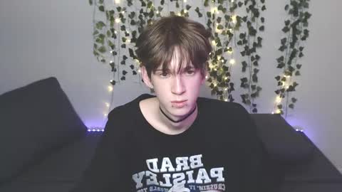 slutkai online show from October 19, 7:17 pm