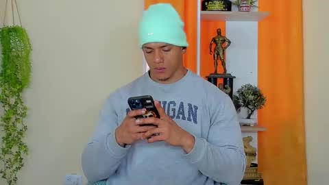 kale thomson online show from December 3, 12:27 pm