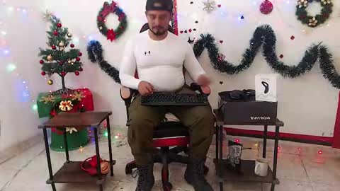 Kaleth online show from December 3, 8:15 pm