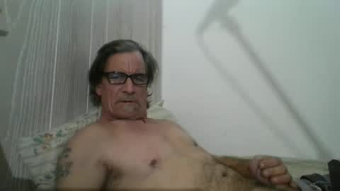 Snapshot of kalifornia91666 chatting on January 1, 1:04 am kalifornia91666 online show from January 1, 1:04 am