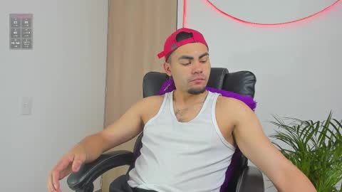 K A L I online show from February 4, 2:23 pm