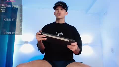 Kami online show from February 18, 7:00 pm