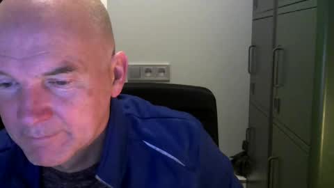 Snapshot of kapitein_rob chatting on December 3, 7:08 am Robbie online show from December 3, 7:08 am