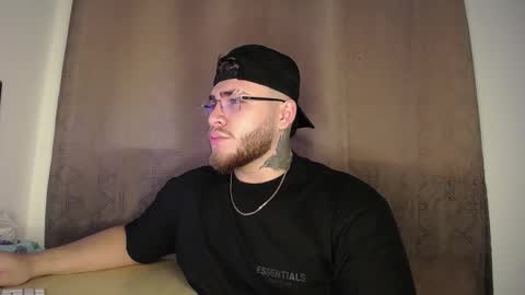 kartman_ online show from November 25, 2:46 am