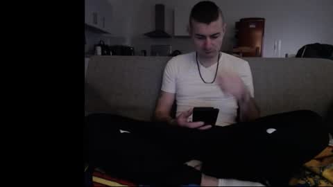 Snapshot of katsufr chatting on February 12, 7:34 am demyx online show from February 12, 7:34 am