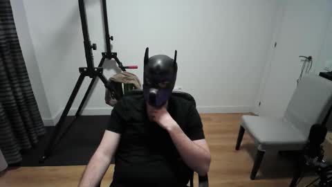 Neon online show from March 20, 6:01 pm