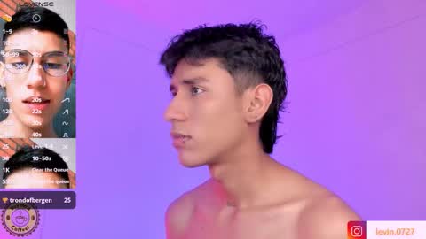 Snapshot of keiner_smith chatting on September 13, 7:59 pm Alejandro Gonzalez online show from September 13, 7:59 pm