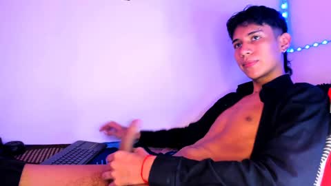 Snapshot of keiner_smith chatting on December 2, 6:19 pm Alejandro Gonzalez online show from December 2, 6:19 pm