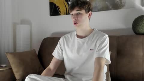 Mark online show from October 17, 3:38 pm