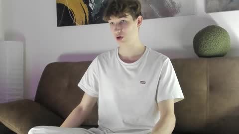 Mark online show from October 18, 3:39 pm