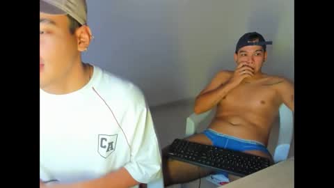 kelvin_hot276 online show from March 8, 4:11 pm