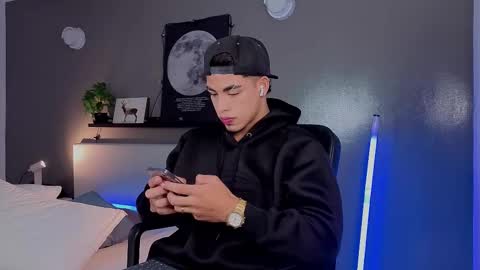   online show from October 11, 11:58 am