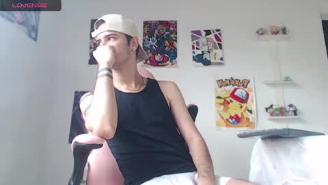 Snapshot of kendall_ros chatting on December 19, 6:01 pm kendall ross online show from December 19, 6:01 pm