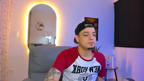 kendel_dimitri online show from February 28, 7:51 am