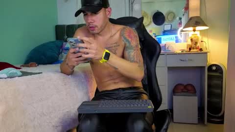 Chriss Morales online show from October 18, 2:27 am