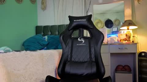 Chriss Morales online show from October 9, 1:21 am