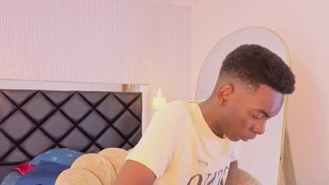 Kenneth smisth online show from December 18, 3:57 am