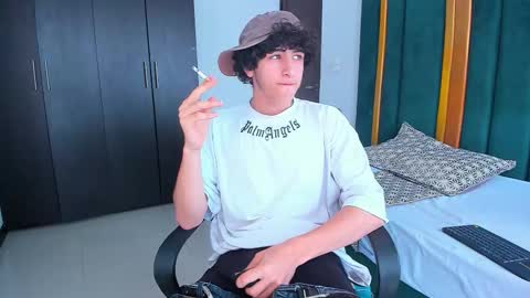 Snapshot of kervs__ chatting on September 14, 5:37 pm Kev online show from September 14, 5:37 pm