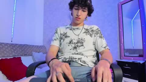 Snapshot of kervs__ chatting on January 22, 11:43 pm Kev online show from January 22, 11:43 pm