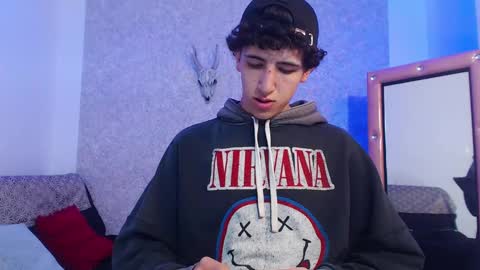 Snapshot of kervs__ chatting on February 20, 1:40 pm Kev online show from February 20, 1:40 pm
