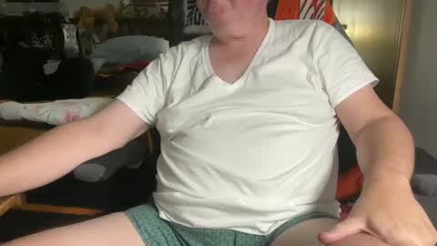 Snapshot of kev92569 chatting on January 4, 12:27 pm kev92569 online show from January 4, 12:27 pm