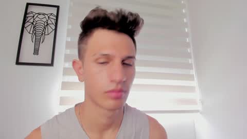 Snapshot of kevin_ahs1 chatting on December 18, 4:06 pm Kevin Ahs online show from December 18, 4:06 pm