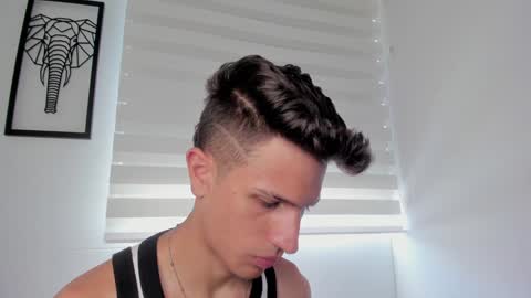 Snapshot of kevin_ahs1 chatting on December 16, 4:16 pm Kevin Ahs online show from December 16, 4:16 pm