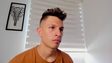 Snapshot of kevin_ahs1 chatting on February 5, 3:31 pm Kevin Ahs online show from February 5, 3:31 pm