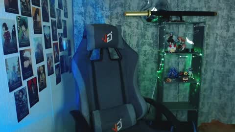 Kevin online show from April 5, 5:04 am