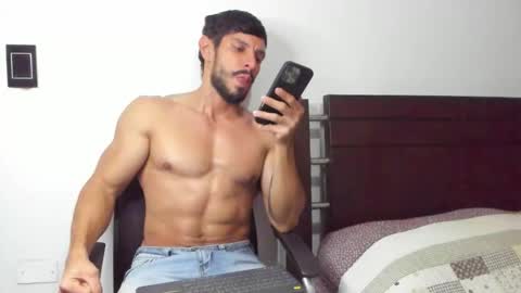 kevin_malone22 online show from October 22, 3:32 am