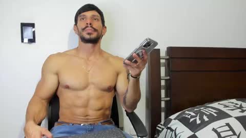 kevin_malone22 online show from March 5, 2:30 am