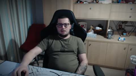 Kevinn online show from December 16, 2:35 pm