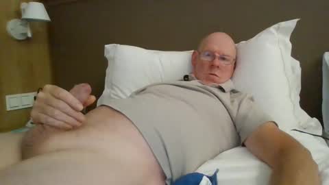 kevlooking4sez online show from October 15, 6:04 pm