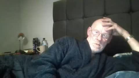 kevlooking4sez online show from April 30, 10:47 pm