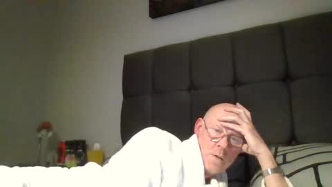 kevlooking4sez online show from January 24, 12:42 am