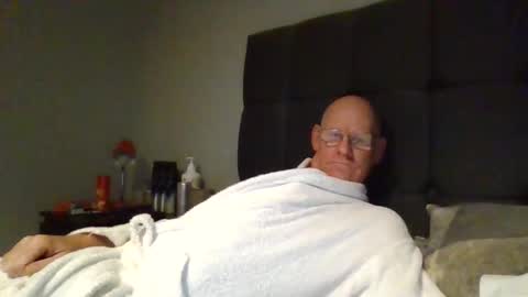 kevlooking4sez online show from October 3, 10:37 pm