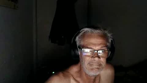 Snapshot of kevwestunder9696 chatting on January 18, 12:04 pm kevwestunder9696 online show from January 18, 12:04 pm