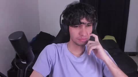 khozler_ online show from October 6, 4:06 am