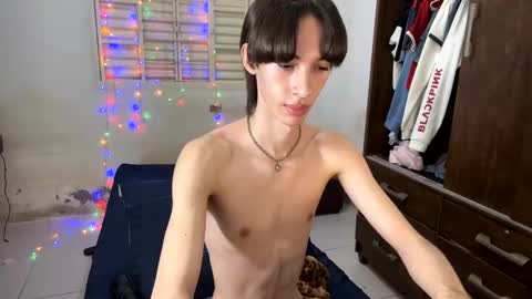 Snapshot of kiantwink chatting on February 12, 9:11 pm kiantwink online show from February 12, 9:11 pm