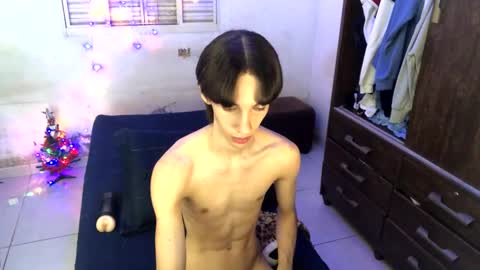 Snapshot of kiantwink chatting on December 28, 9:51 pm kiantwink online show from December 28, 9:51 pm