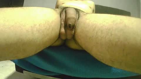 Snapshot of kikio2724 chatting on October 17, 5:44 am Horny and sweet husband online show from October 17, 5:44 am