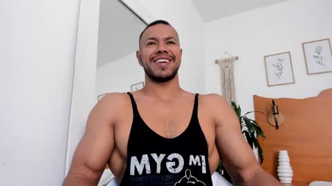 Kilua Muscle guy online show from April 7, 9:04 pm