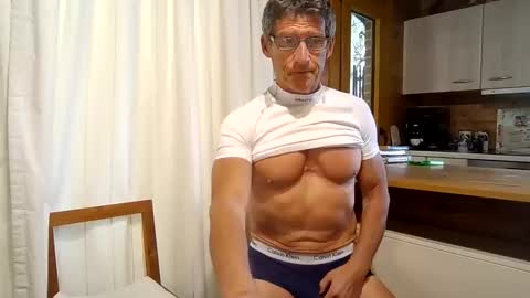 kimonoblues online show from March 31, 11:45 am