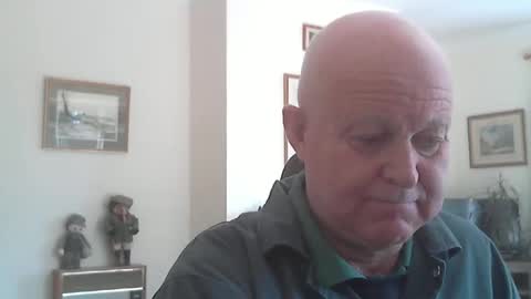 kindahairy4u online show from April 6, 10:38 am