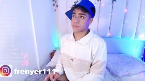 Snapshot of king_azahell chatting on January 22, 2:48 am king help me reach 100 likes online show from January 22, 2:48 am