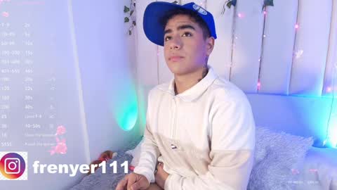 Snapshot of king_azahell chatting on January 26, 9:07 pm king help me reach 100 likes online show from January 26, 9:07 pm