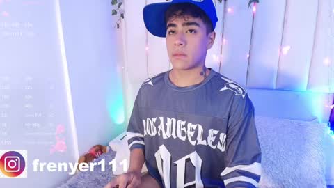 Snapshot of king_azahell chatting on January 26, 3:17 am king help me reach 100 likes online show from January 26, 3:17 am